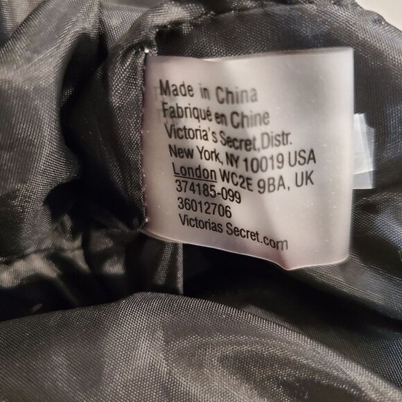 Victoria's Secret Gold Sequin Tote Bag With Double Handles and Zipper Closure - Picture 11 of 11